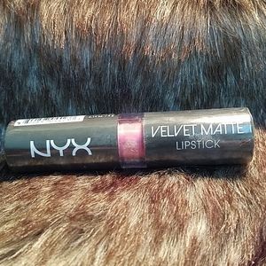 NYX Velvet Matte